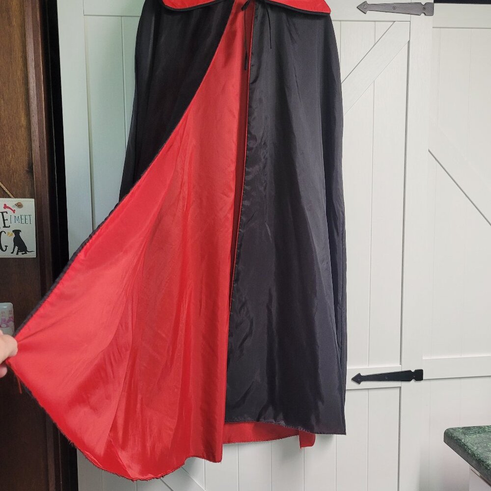Black and Red Halloween Adult Cape